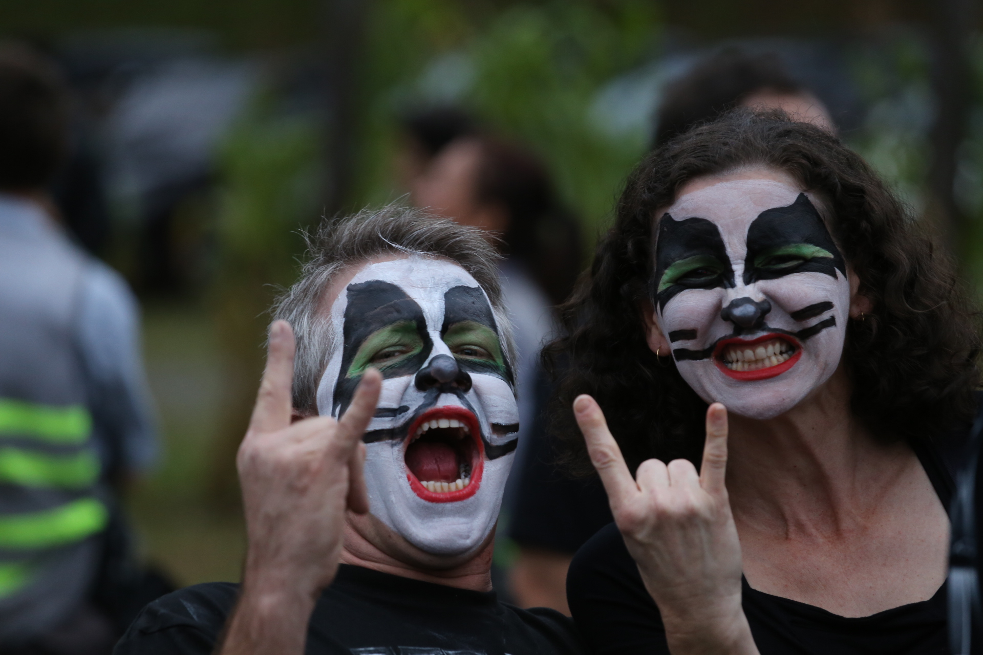Fãs aguardam o início do show do Kiss na Pedreira Paulo Leminski. | Daniel Castellano/Gazeta do Povo.