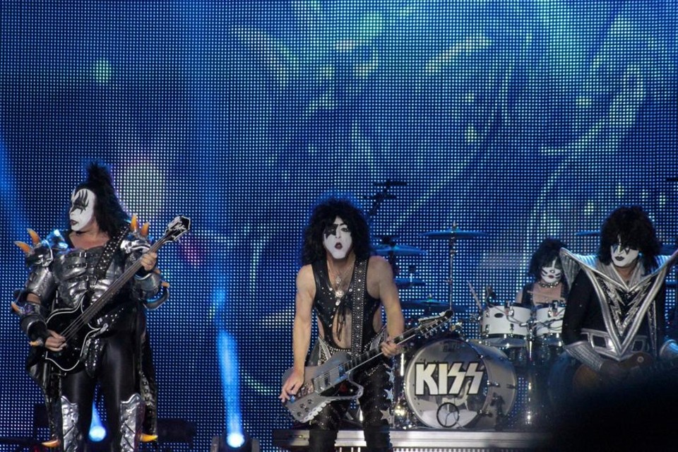 Gene Simmons, Paul Stanley, Eric Singer  e Tommy Thayer: especialistas | /