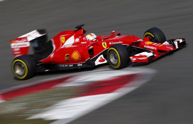 A Ferrari de Vettel por um outro ângulo. | CARLOS BARRIA/REUTERS