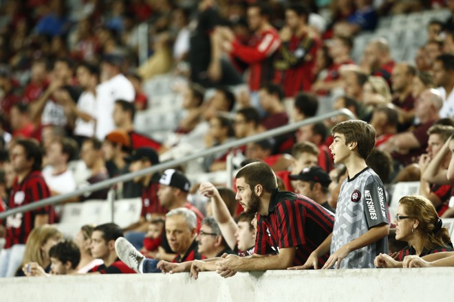 O torcedor atleticano ainda está insatisfeito com o time. | Hugo Harada/Gazeta do Povo