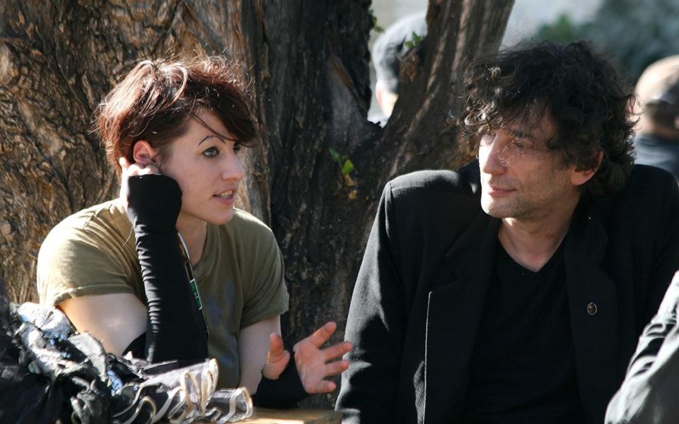 Amanda Palmer ao lado do marido, o escritor Neil Gaiman. | Manfred  Werner/Creative Commons