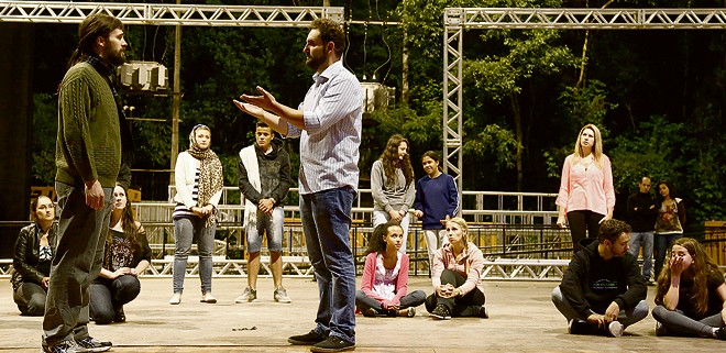 Ensaio do grupo Lanteri para a encenação da Paixão de Cristo | Hugo Harada/Gazeta do Povo