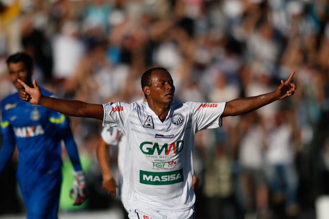 Joelson foi titular no lugar de Douglas e fez o segundo gol do Operário | Josue Teixeira