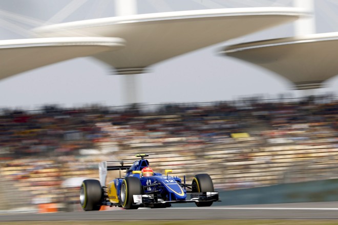 Ericsson com a Sauber azul e amarela. | DIEGO AZUBEL/EFE