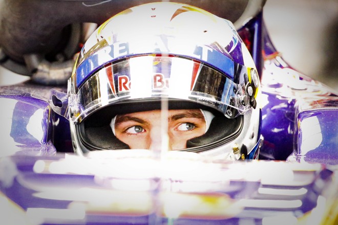 Olhar irritado de Max Verstappen, holandês da Toro Rosso, que teve muito pouco a comemorar: fez o 12º e o 14º tempos nos treinos. | Diego Azubel/EFE