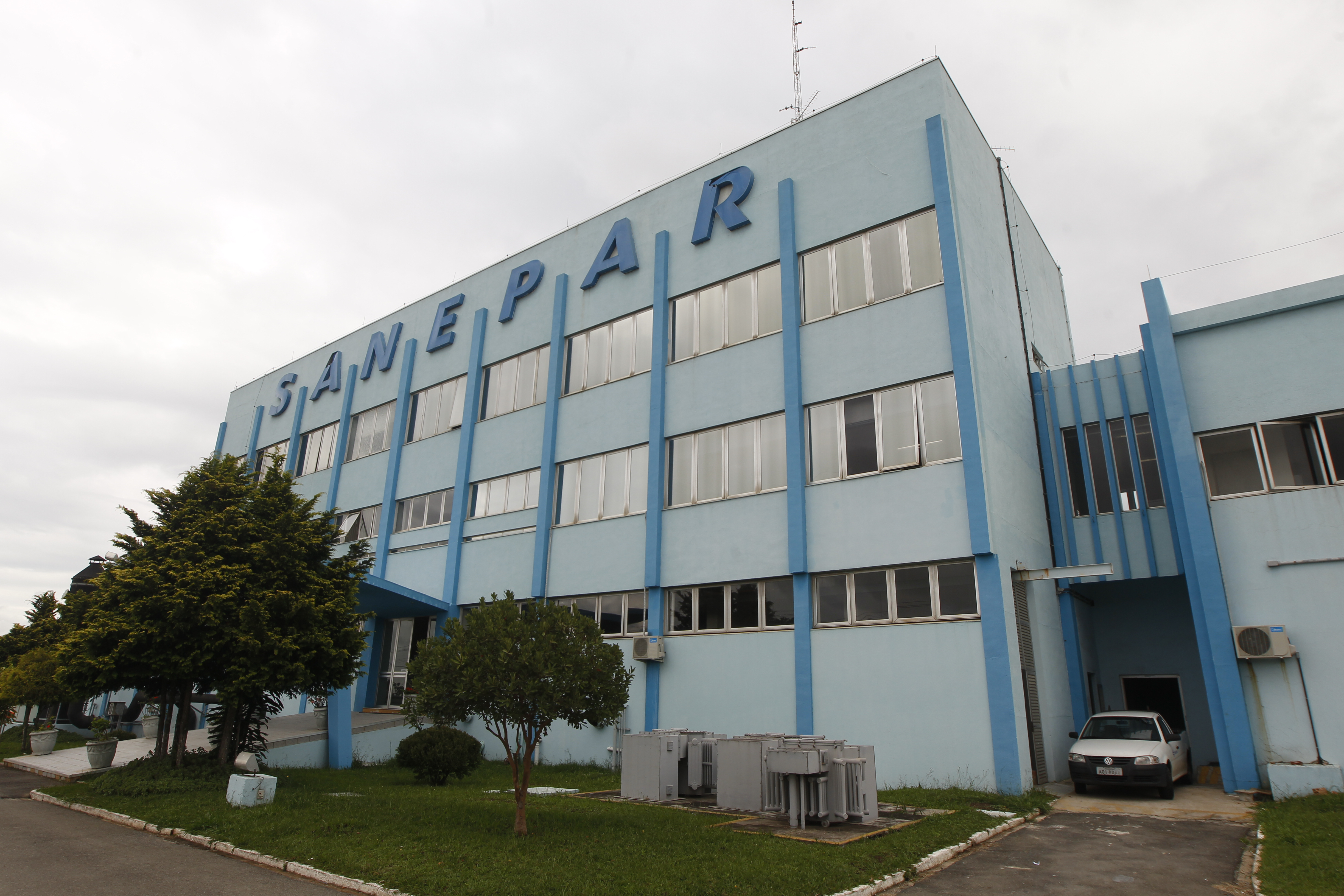 Uma das sedes da Sanepar em Curitiba: empresa responde a ação civil pública. | Daniel Castellano/Gazeta do Povo