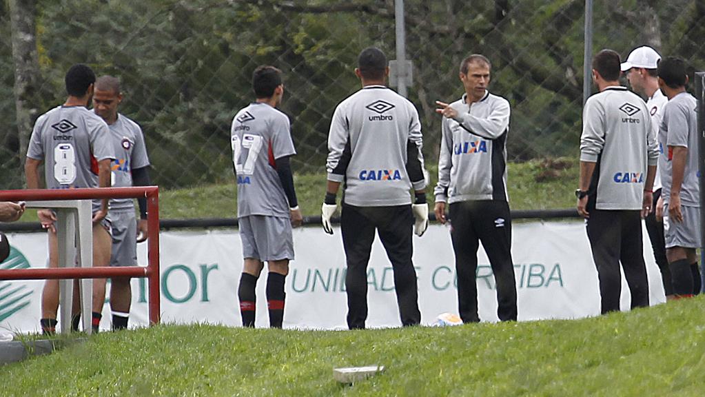 Milton Mendes vai estrear no comando do Atlético na partida contra o Prudentópolis pelo Torneio da Morte. | Jonathan Campos/Gazeta do Povo