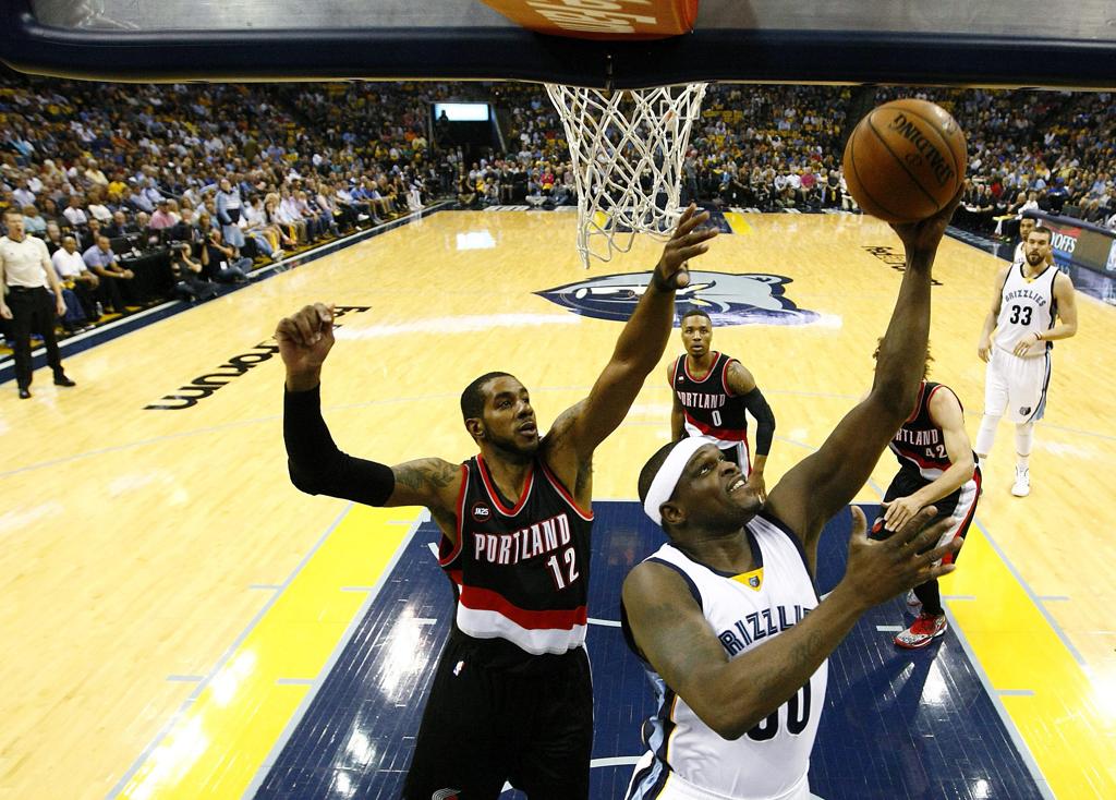 Zach Randolph ataca a cesta na vitória do Grizzlies. | MIKE BROWN/EFE