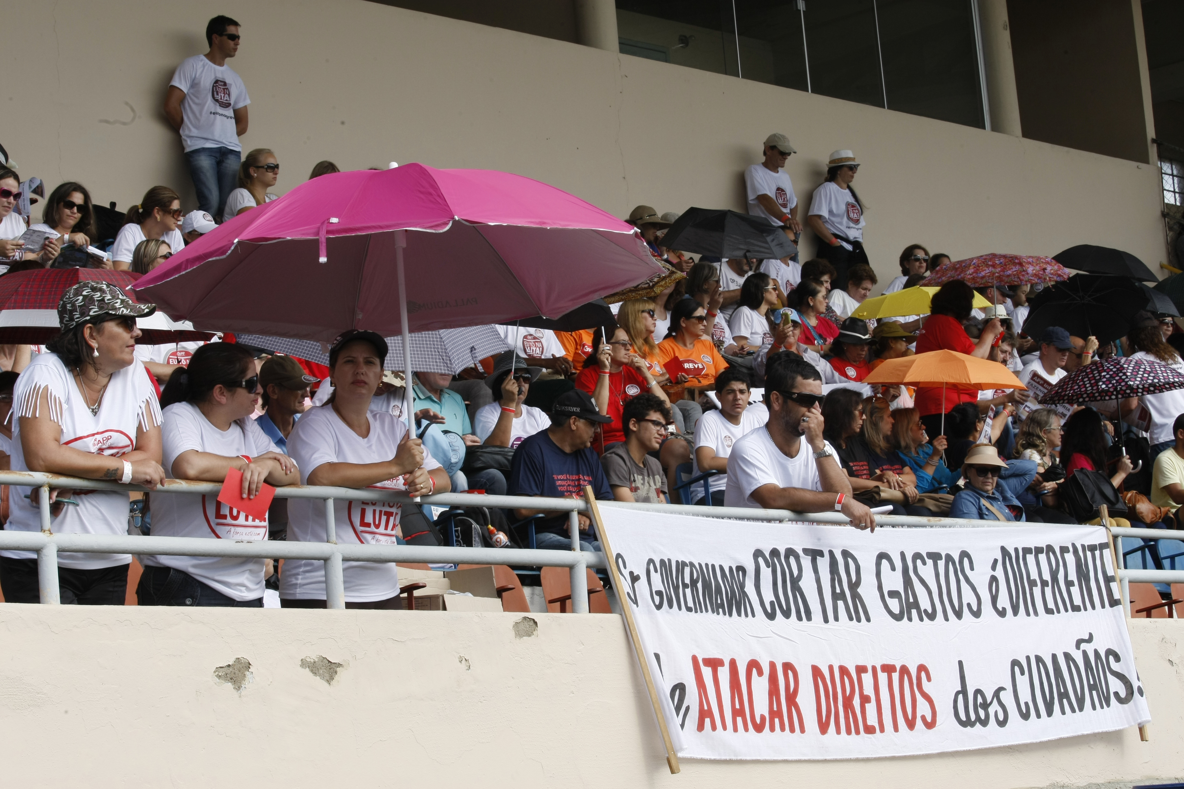 Em março, durante a greve, professores já eram contrários a possíveis mudanças na Paranáprevidência | Aniele Nascimento/Gazeta do Povo