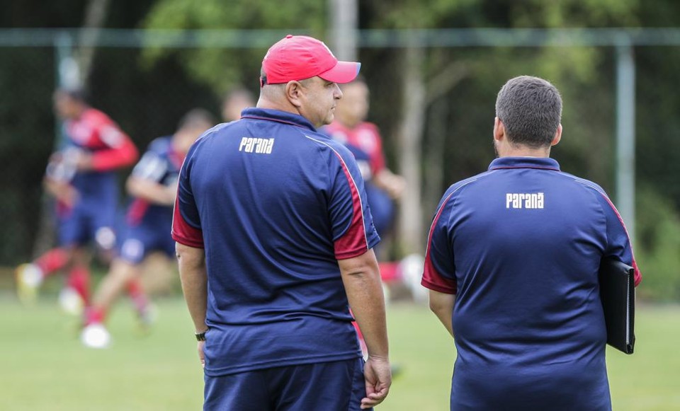 Luciano Gusso e toda comissão técnica foram demitidos do Tricolor | Daniel Castellano/Gazeta do Povo