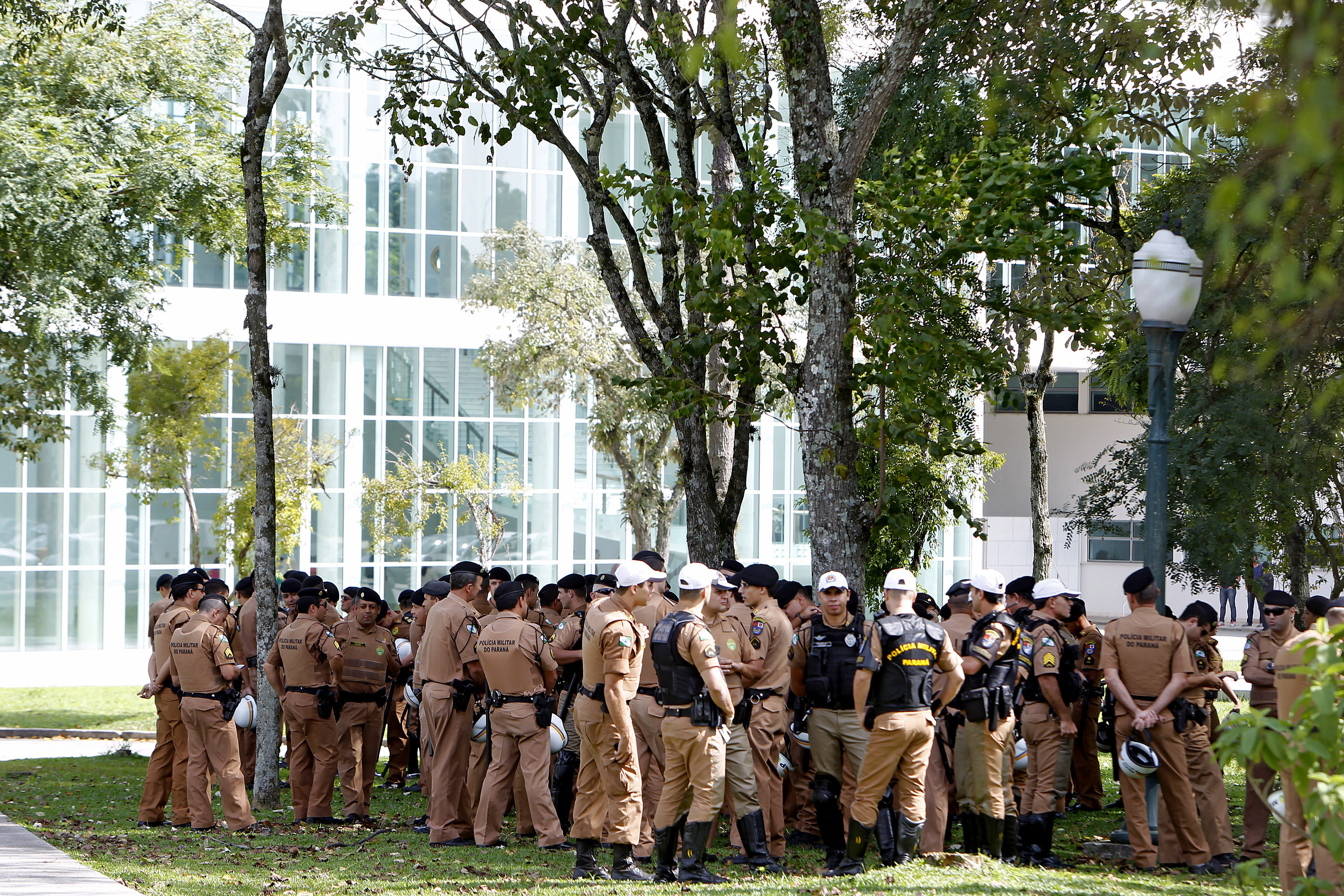 Policiais  são convocados para fazer segurança da Assembleia Legislativa. | Antônio More/Gazeta do Povo