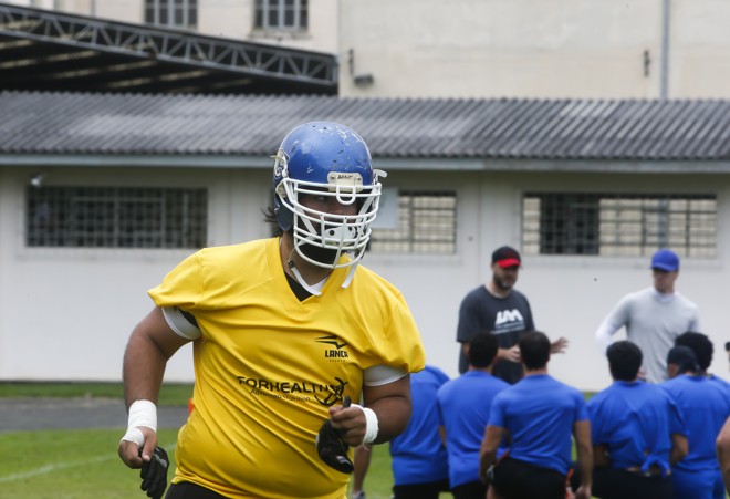 Seleção Brasileira de Futebol Americano fazendo um treinamento intensivo no feriado de Tiradentes na Unicentro em Irati, interior do Paraná. Seleção se prepara para a primeira participação do Brasil na Copa do Mundo de Futebol Americano. | Albari Rosa/gazeta do povo