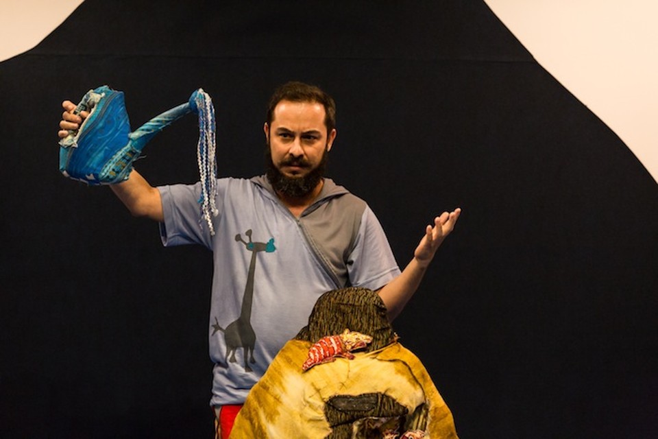 Bonecos e tapetes contam histórias Exposição Viagem pelo Mundo Através das Histórias é interativa: pode-se mexer à vontade nos intens. | Divulgação