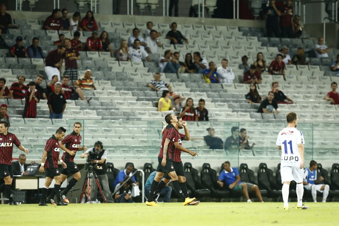 Caíque saiu do banco de reservas para marcar o segundo gol. | Hugo Harada/Gazeta do Povo