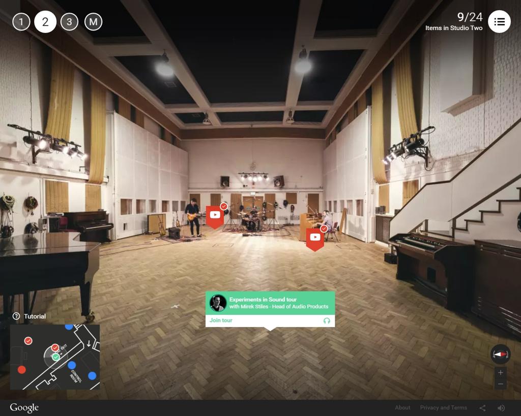 Tour inclui visitas guiadas, vídeos, detalhes sobre gravações e gadgets interativos. | Reprodução