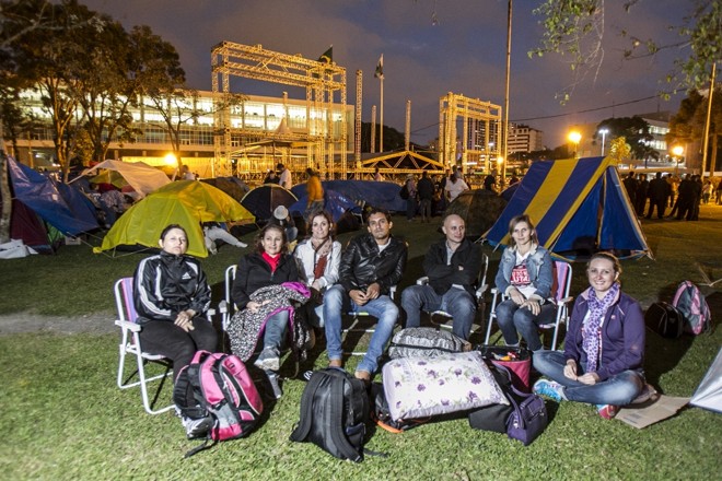 Os professores vão acampar na praça Nossa Senhora do Salette, no Centro Cívico |