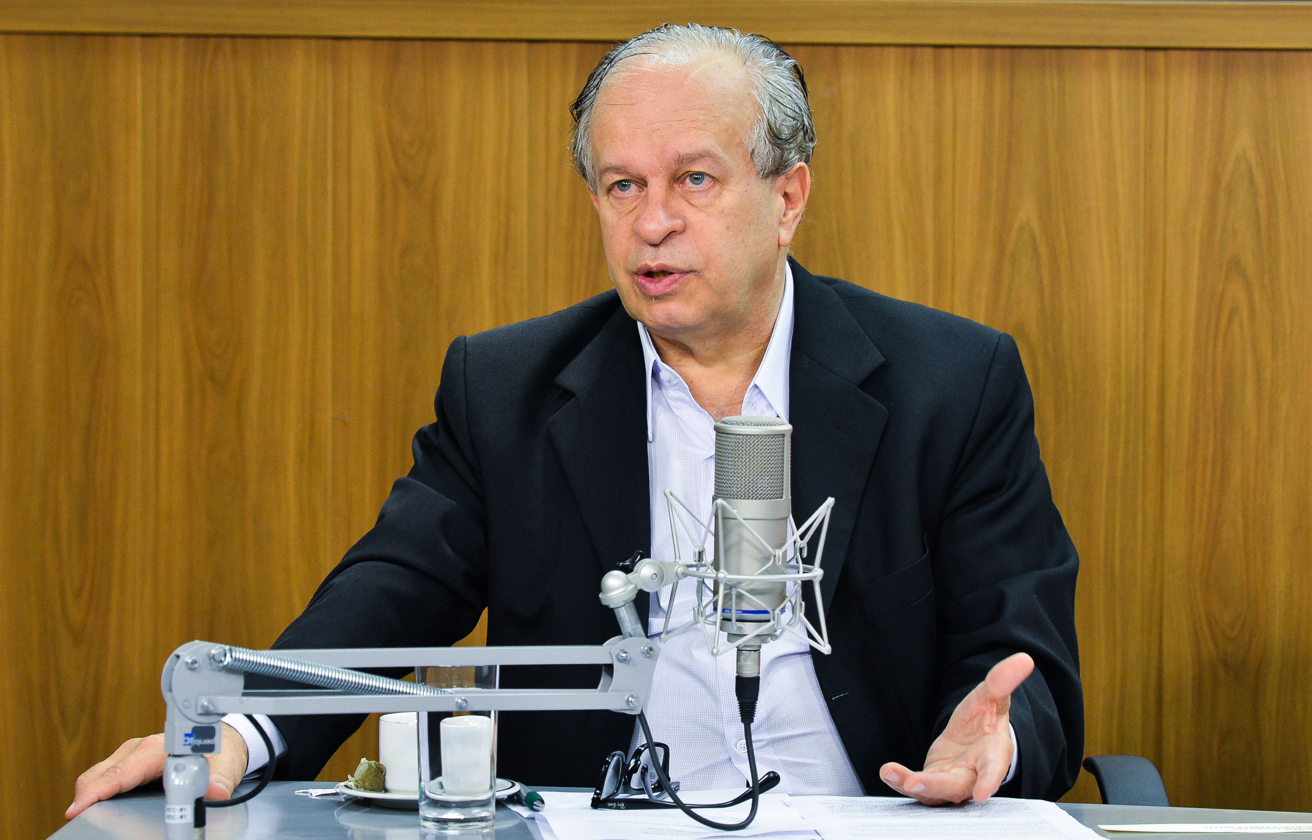 O ministro da Educação, Renato Janine Ribeiro, disse que problemas técnicos não irão impedir que estudantes percam a renovação | Antonio Cruz/ABr