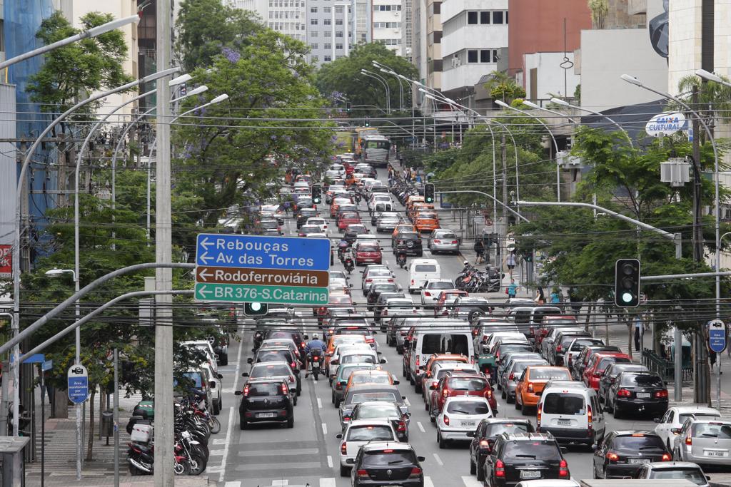 Em Curitiba, o número de emplacamentos diminuiu 6,3% no primeiro trimestre do ano | Daniel Castellano/Gazeta do Povo