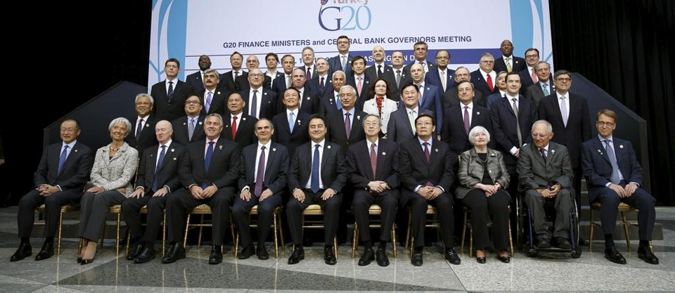 Os ministros das finanças e os presidentes dos bancos centrais saudaram os sinais positivos nas economias ricas, mas lamentaram a fraqueza em alguns países emergentes. | Gary Cameron/Reuters