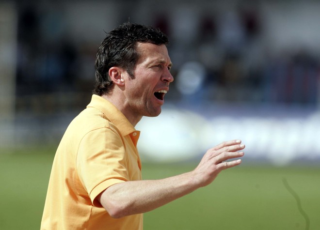 Durante o jogo, Matthäus orientou o time. | ALBARI ROSA/GAZETA