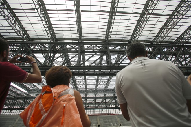 Teto retrátil é exaltado durante o passeio | Marcelo Andrade/Gazeta do Povo