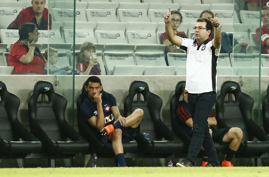Enderson Moreira diz que não é momento de procurar culpados para a ida do Atlético ao Torneio da Morte. | Hugo Harada/Gazeta do Povo