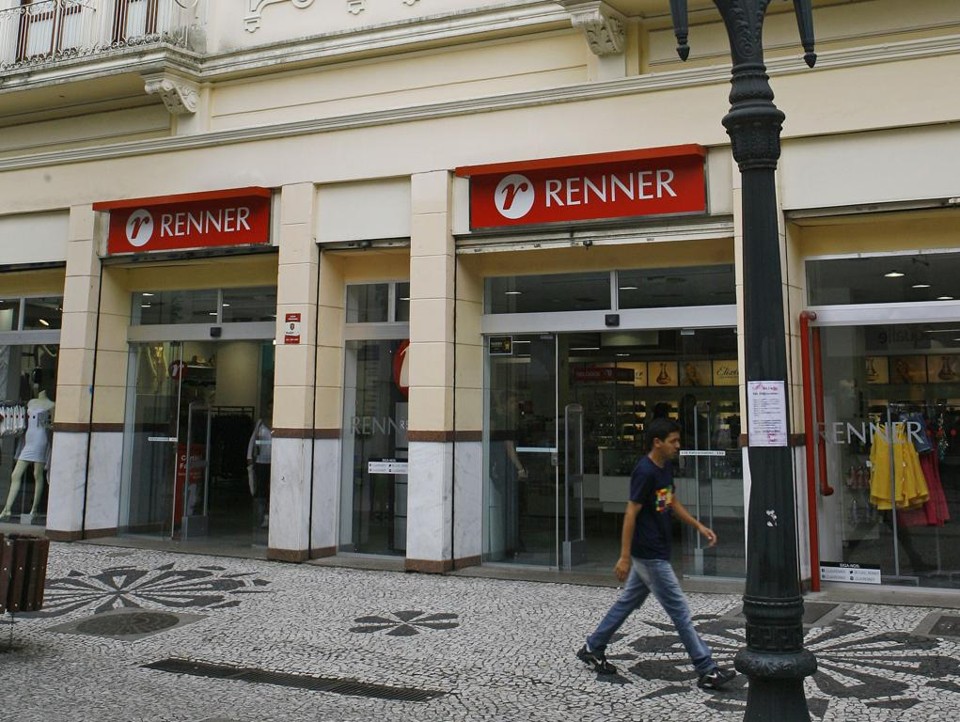 Fatia dos produtos importados chega a 30% nas Lojas Renner, que já prevê reduzir o porcentual | Antonio More /
Gazeta do Povo