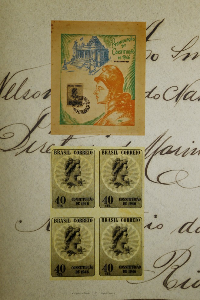 Original de selos que retratam a Constituição de 1946, do governo de Eurico Gaspar Dutra. A Carta substituía a “Constituição Polaca” de Getúlio Vargas | Albari Rosa/Gazeta do Povo