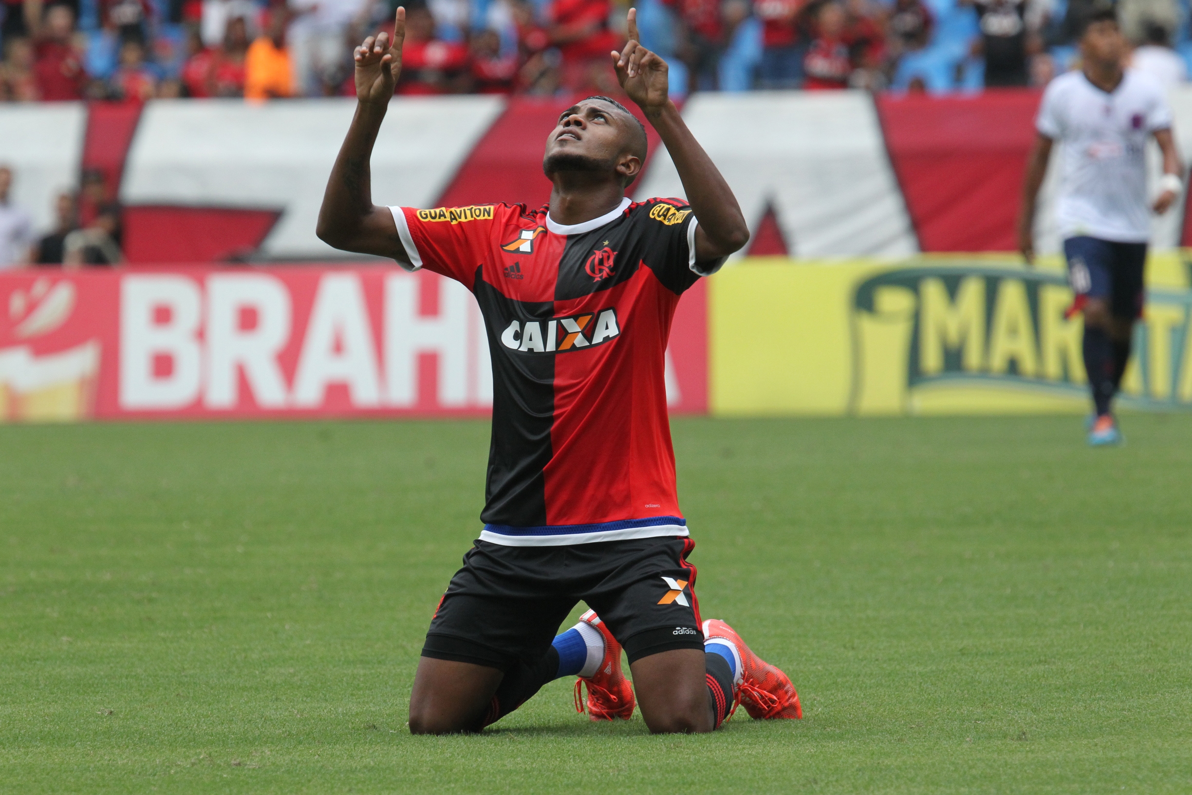 Marcelo Cirino comemora gol contra o Bonsucesso, em partida disputada no último dia 28: de olho na artilharia. | Gilvan de Souza / Flamengo