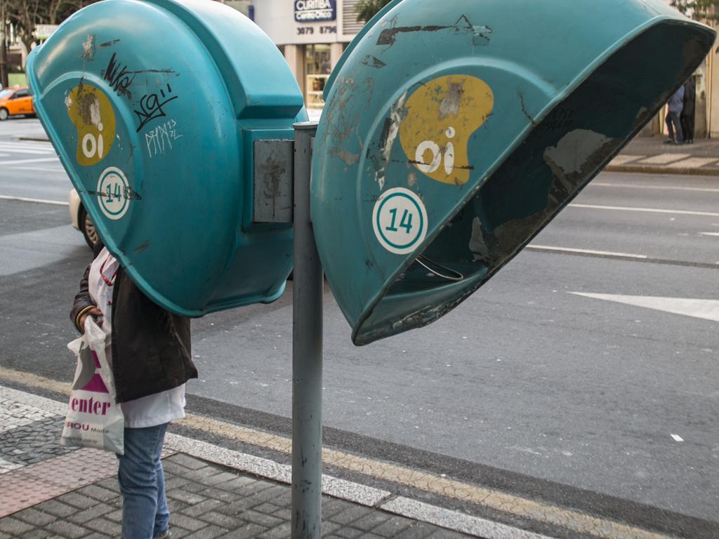 Orelhão da Oi em Curitiba: Anatel determinou gratuidade. | Marcelo Andrade/Gazeta do Povo