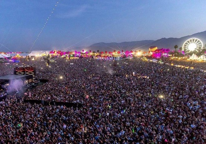 Vista geral do local onde é realizado o Coachella, no deserto da Califórnia. | 