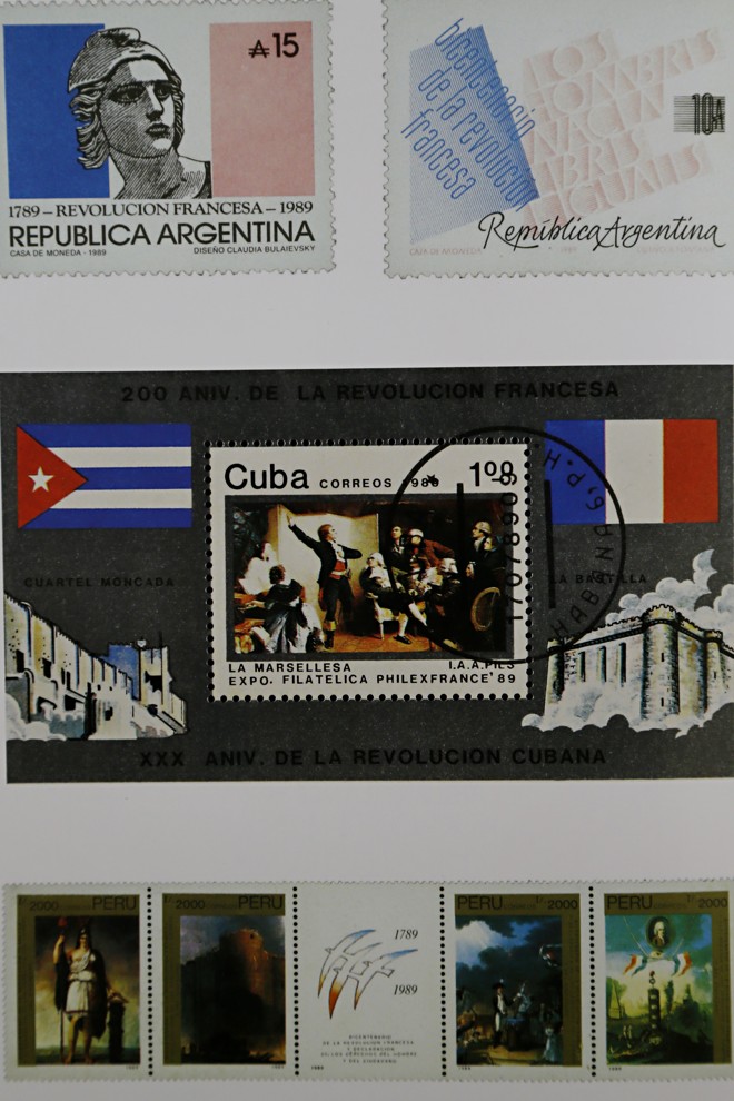 Edições de selos da Argentina, Cuba e Peru em referência à Revolução Francesa | Albari Rosa/Gazeta do Povo