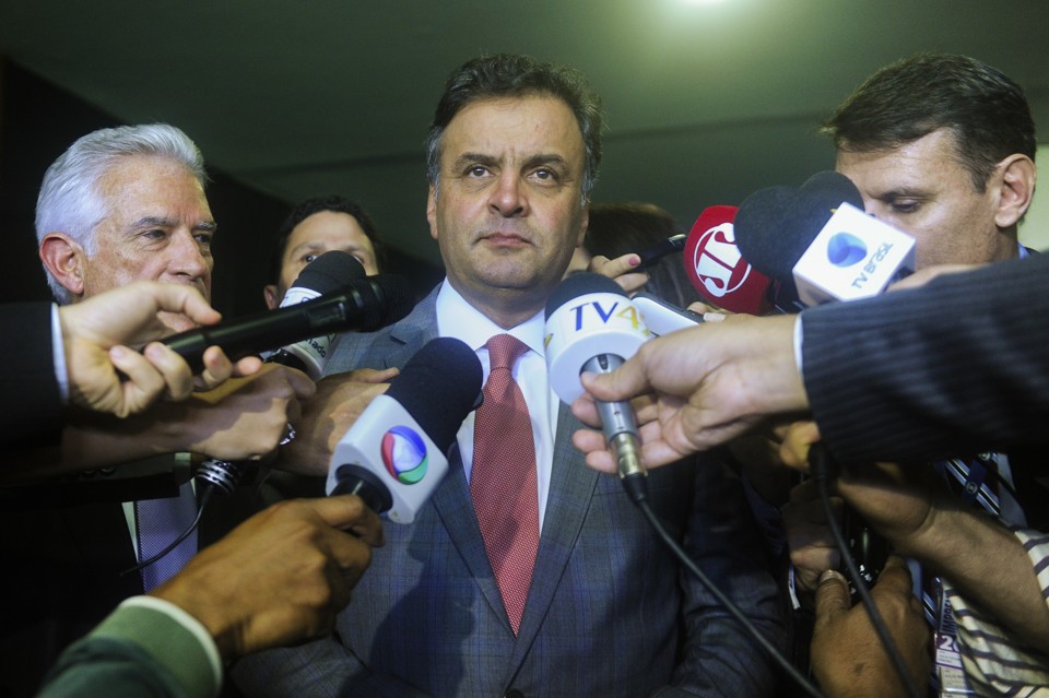 Aécio disse que ainda não decidiu se vai participar das manifestações contrárias ao governo federal, marcadas para domingo (12). | Jefferson Rudy
/Agência Senado