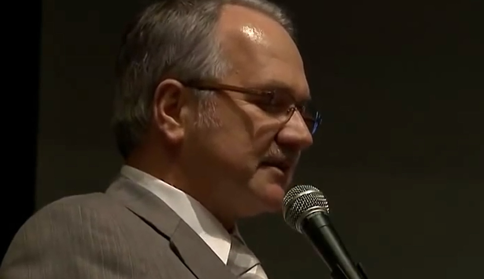 Imagem do vídeo no You Tube, em 2010: “No dia 31 de outubro, votamos Dilma Rousseff para presidência do Brasil” | /You Tube