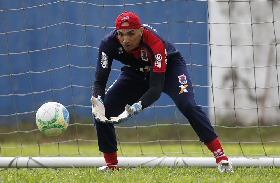 Marcos tenta tranquilizar os mais novos no período de reformulação do elenco. | Jonathan Campos/Gazeta do Povo