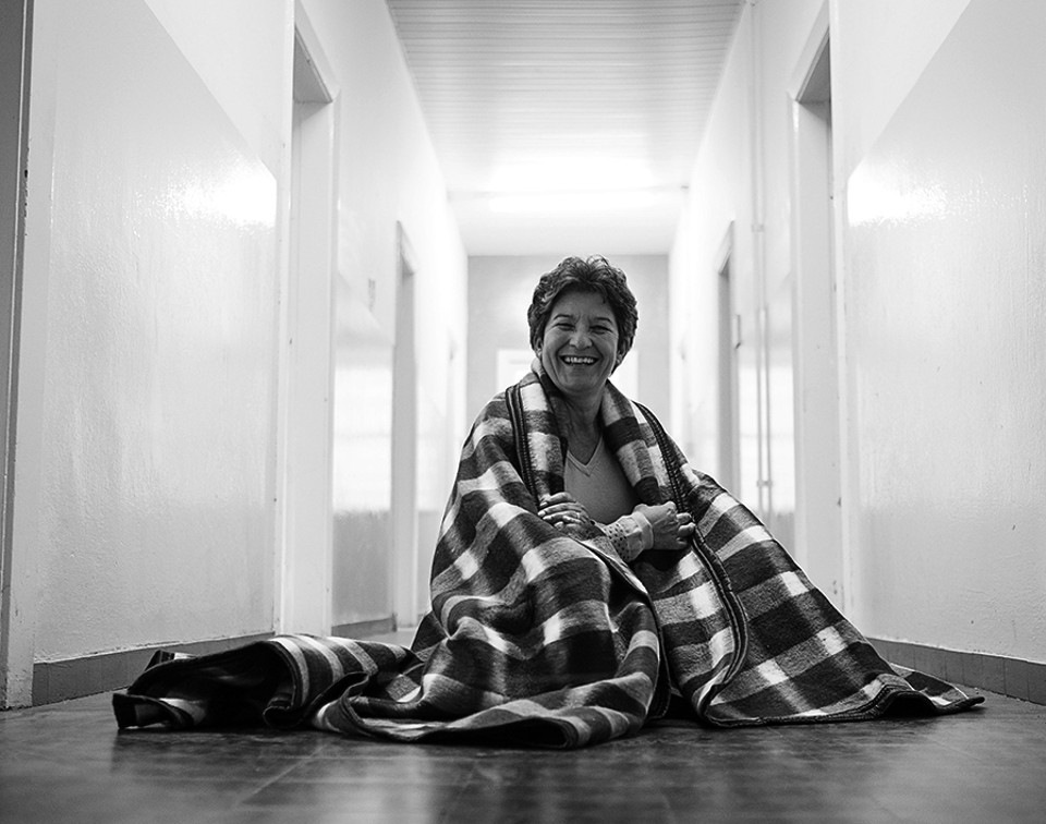 Num corredor da FAS: moradores de rua chamados pelo nome. | Alexandre Mazzo/Gazeta do Povo