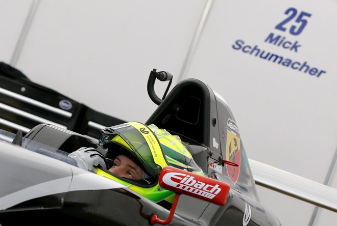 Mick Schumacher correrá com o número 25. | FABRIZIO BENSCH/REUTERS