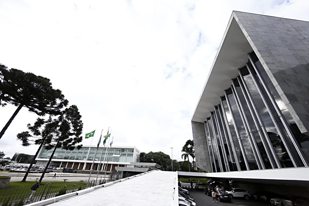 O cenário ruim previsto para os próximos quatro anos se refletiu também nas estimativas de crescimento do PIB do estado | Albari Rosa/Gazeta do Povo