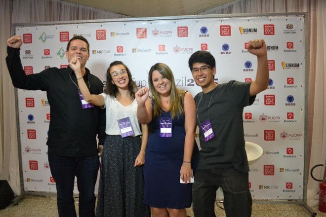 Clothes for Me: vencedor na categoria Inovação, o software desenvolvido por estudantes da USP facilita a criação de roupas com tamanhos customizados, permitindo que o usuário gere moldes com tamanhos exatos a partir de medidas inseridas no sistema. Os moldes são gerados em um PDF e podem ser impressos ou encaminhados para um alfaiate ou pequena confecção. A equipe vinculou o programa a um marketplace online que reúne consumidores e fabricantes das roupas. A intenção é usar futuramente o sensor de movimentos Kinect para registrar os tamanhos do corpo sem ser preciso recorrer à fita métrica. | Divulgação