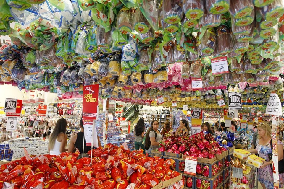 Lojas e supermercados oferecem descontos nos ovos para liquidar os estoques. | Antônio More/Gazeta do Povo