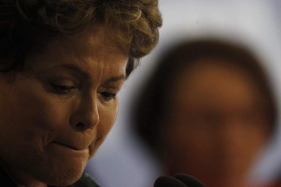 Pedaladas fiscais, participação de Dilma na compra de Pasadena e outros desdobramentos das investigações da Operação Lava Jato estão entre os possíveis motivos da oposição. | Fernando Bizerra Jr./EFE