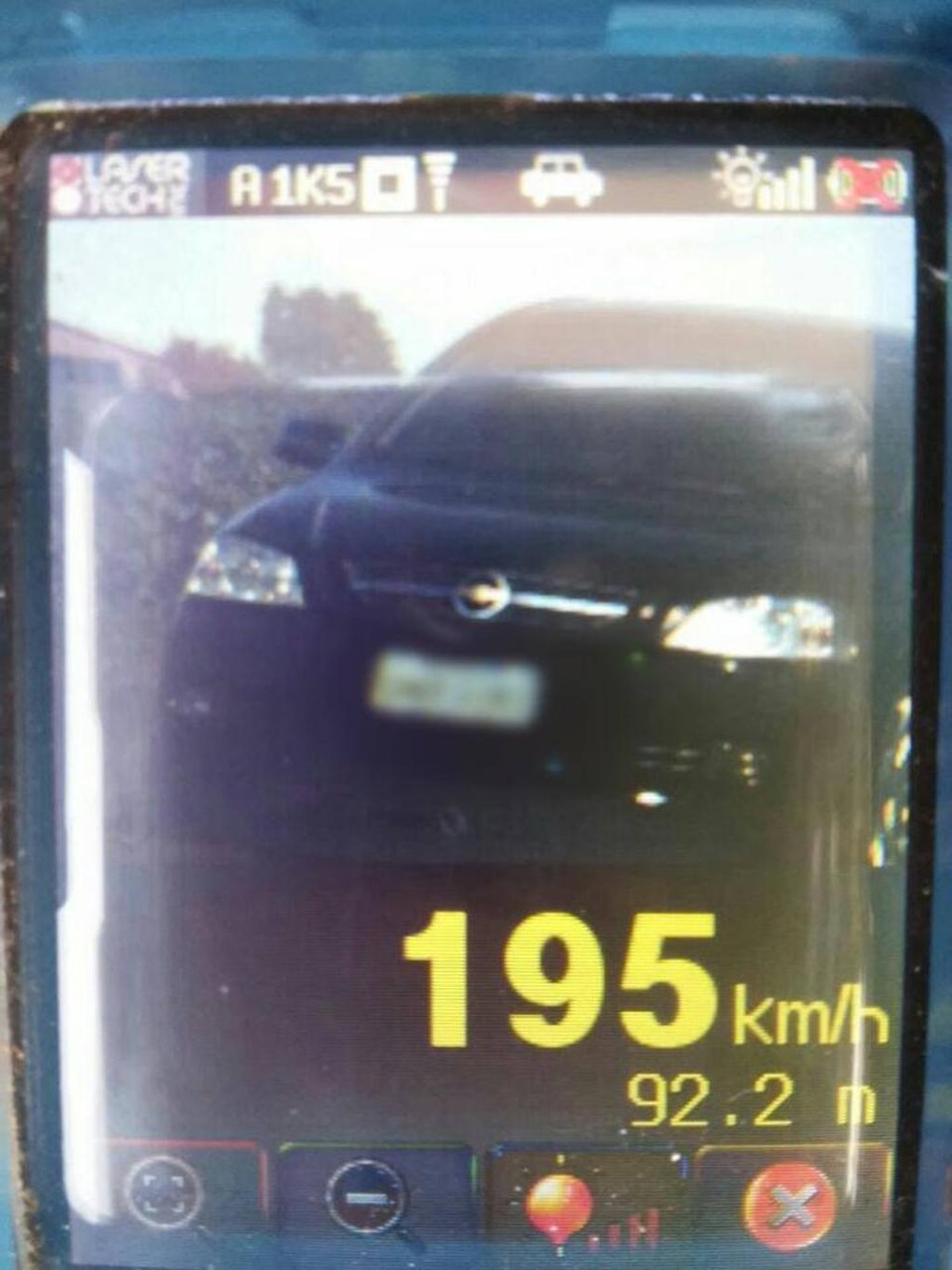 Motorista é flagrado a 195 km/h, entre Cascavel e Toledo Chevrolet Astra foi flagrado a 195 quilômetros por hora | Divulgação/PRF