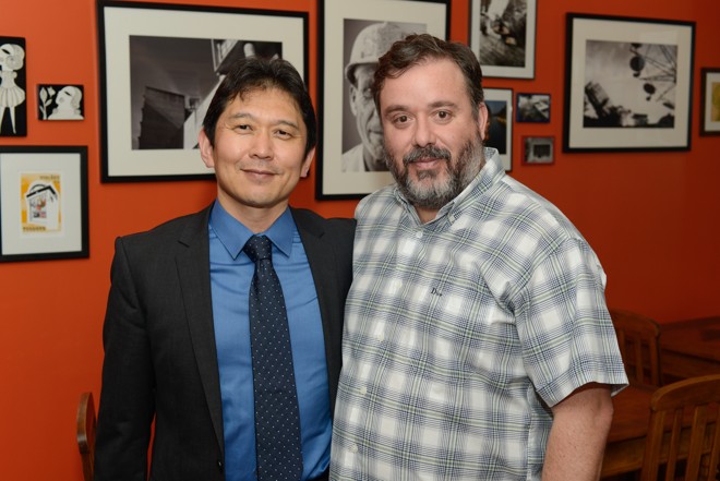 O presidente da Nikon do Brasil, Koji Maeda, com o diretor da Omicron Escola de Fotografia, Osvaldo Santos Lima. Maeda veio participar da abertura da exposição coletiva Série F, no Museu da Fotografia, no último sábado. | Renata Duda