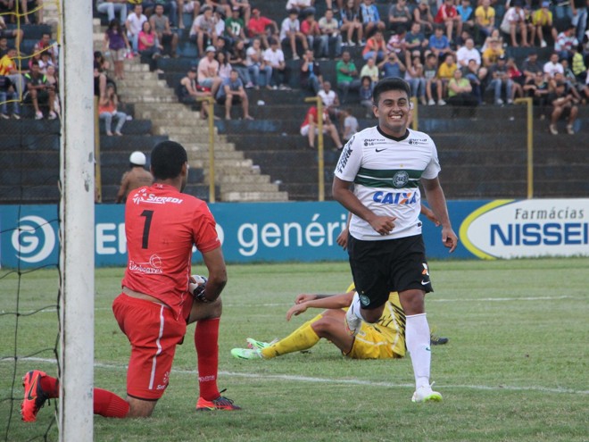Rafhael Lucas disparou ainda mais na artilharia do campeonato. | Divulgação/ Coritiba
