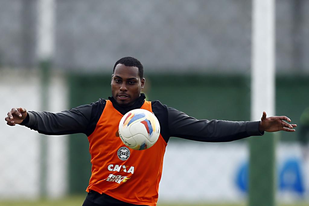 Luccas Claro, prata da casa do Coritiba, não conhecia a história embrionária do Coritiba em Ponta Grossa: “Deixa o jogo ainda mais importante, diz. | Albari Rosa/Gazeta do Povo