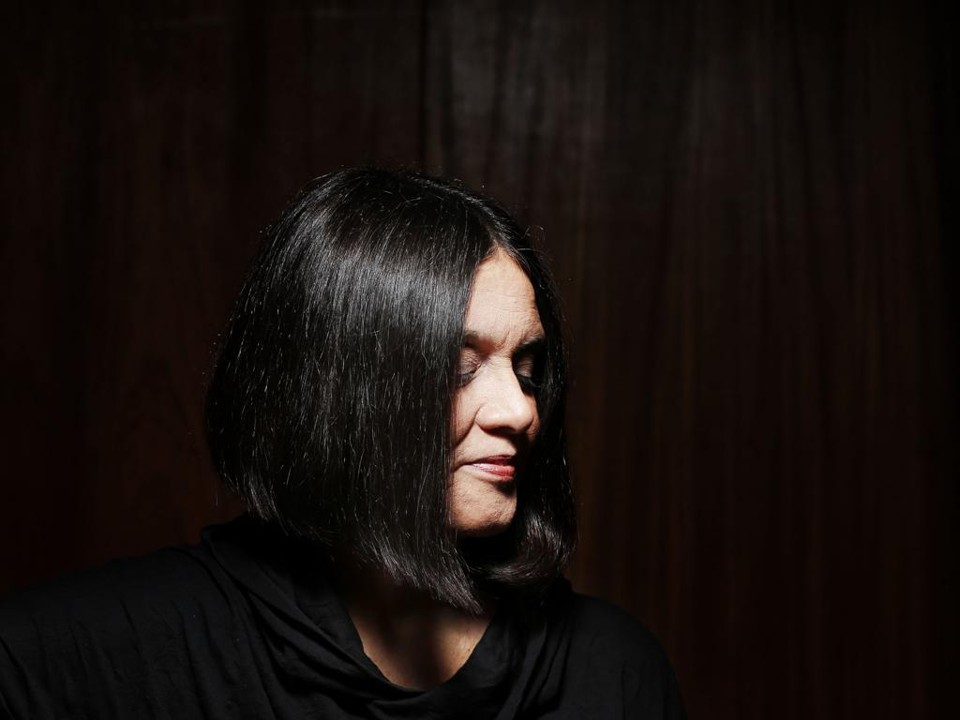 No disco, a cantora interpreta, só com voz e violão,  canções ligadas ao Rio de Janeiro. | Leo Aversa/Divulgação