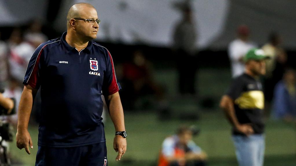 Luciano Gusso terá problemas para escalar o Paraná no Germano Krüger: três jogadores estão suspensos. | Brunno Covello/Gazeta do Povo