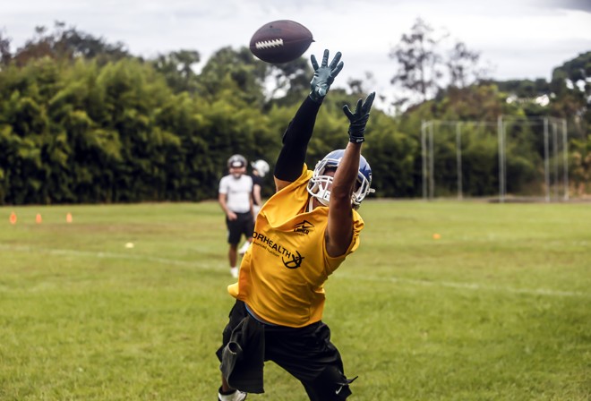 Seleção Brasileira de Futebol Americano fazendo um treinamento intensivo no feriado de Tiradentes na Unicentro em Irati, interior do Paraná. Seleção se prepara para a primeira participação do Brasil na Copa do Mundo de Futebol Americano. | Albari Rosa/gazeta do povo