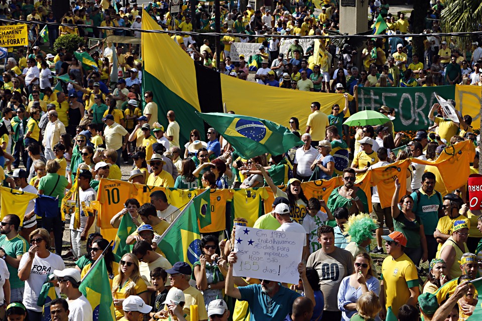 Ato do domingo (12), em Curitiba. | Albari Rosa/Gazeta do Povo
