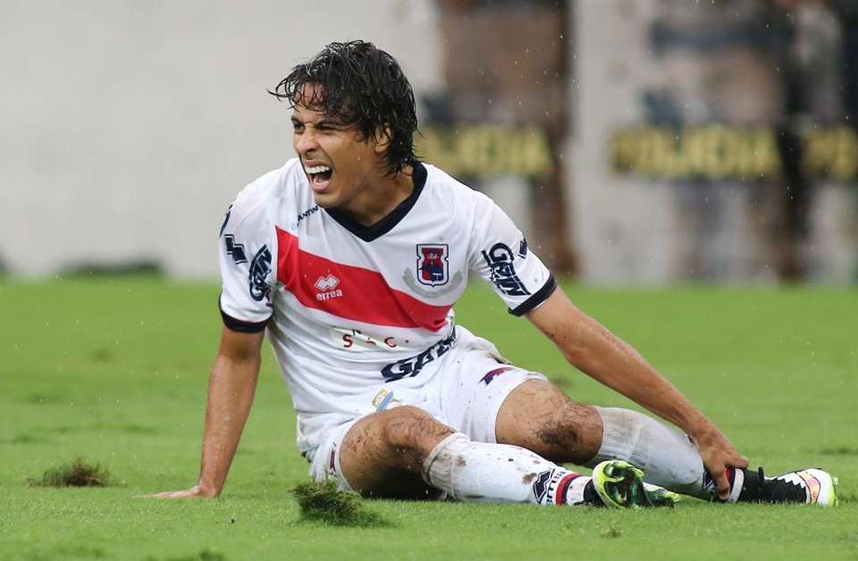 O polivalente Ricardinho, prata da casa, tem sido um dos pilares do Paraná na temporada aliando força na marcação a apoio ao ataque. | Giuliano Gomes/Tribuna